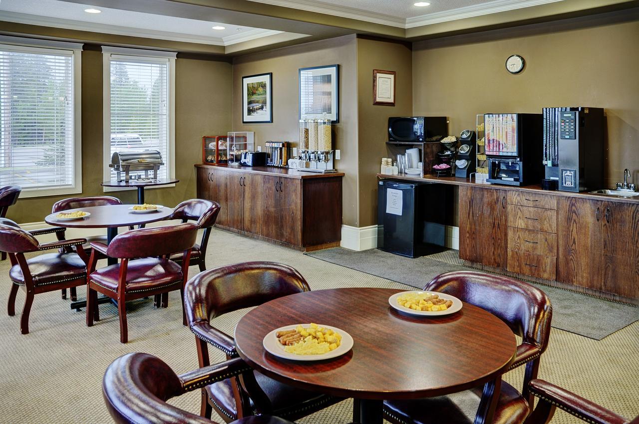 Lakeview Inns & Suites - Edson Airport West 외부 사진